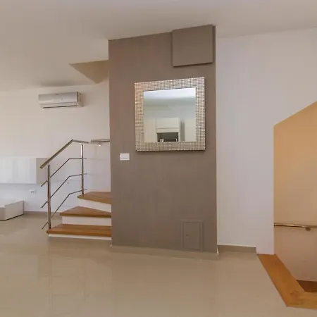 3 Bedroom Lovely In Feriehus Rabac