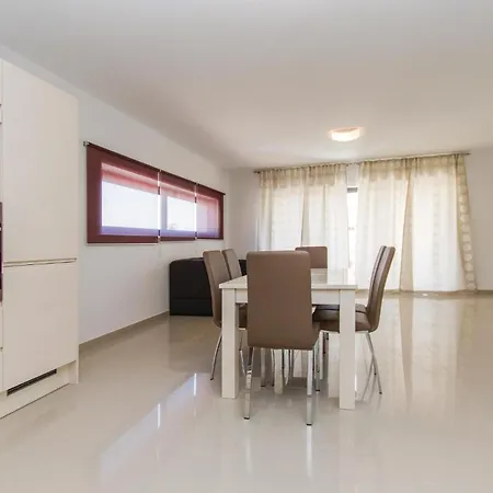 3 Bedroom Lovely In