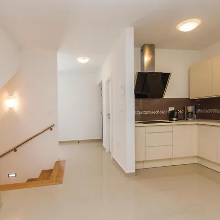 Feriehus 3 Bedroom Lovely In
